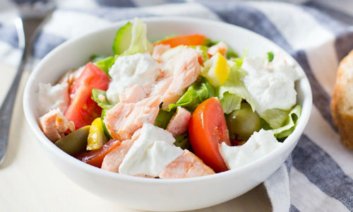 Салат с семгой и кускусом